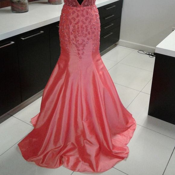Vienna Prom 9906 Coral Trumpet mermaid gown - Picture 7 of 7